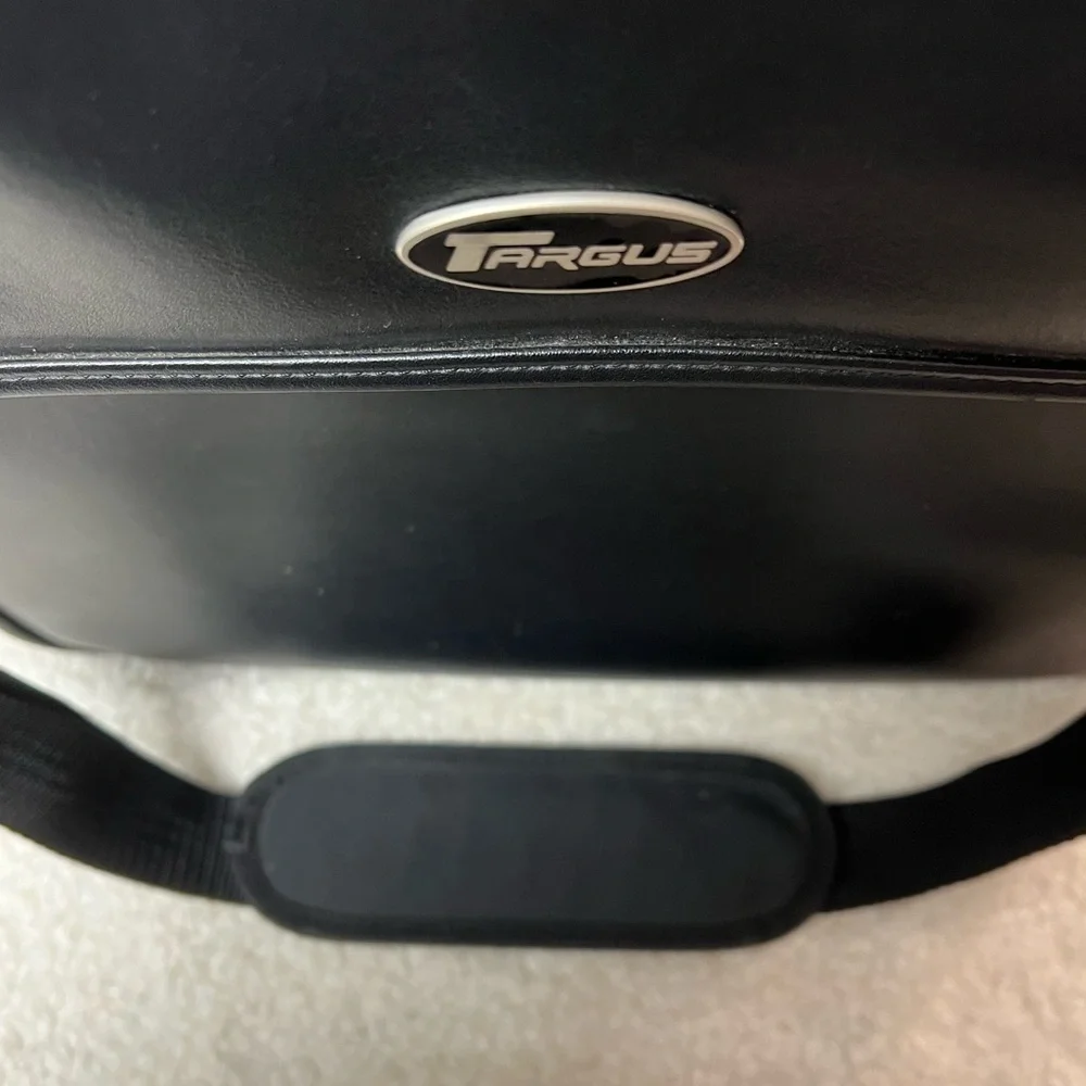 Targus Genuine Leather Computer Laptop Briefcase Tote Bag